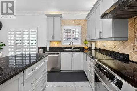 130 Greenview Circle Vaughan ON L6A 0B6