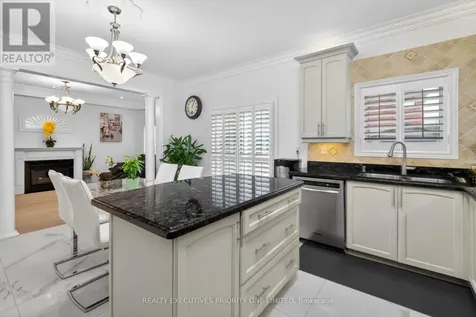130 Greenview Circle Vaughan ON L6A 0B6