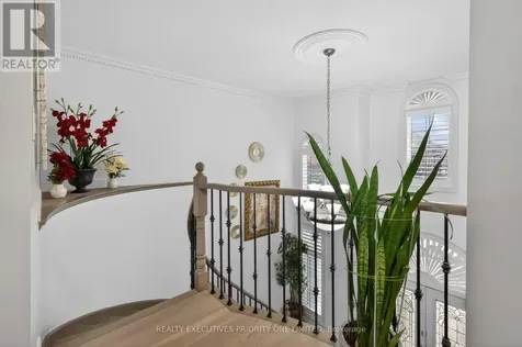 130 Greenview Circle Vaughan ON L6A 0B6