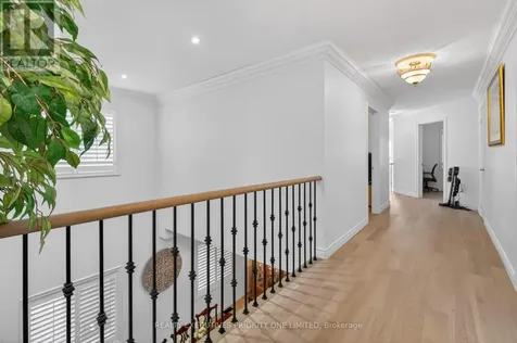 130 Greenview Circle Vaughan ON L6A 0B6