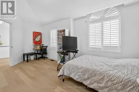 130 Greenview Circle Vaughan ON L6A 0B6