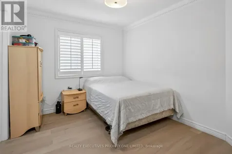 130 Greenview Circle Vaughan ON L6A 0B6