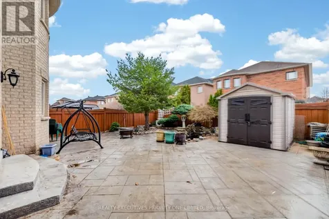 130 Greenview Circle Vaughan ON L6A 0B6