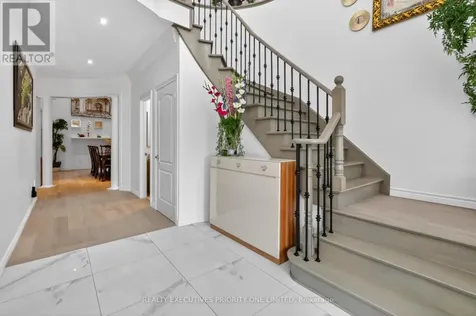 130 Greenview Circle Vaughan ON L6A 0B6