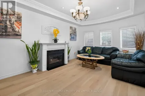 130 Greenview Circle Vaughan ON L6A 0B6