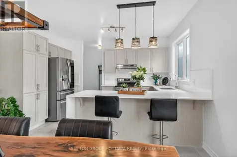 1011 Carden Lane Ottawa ON K1W 0N3