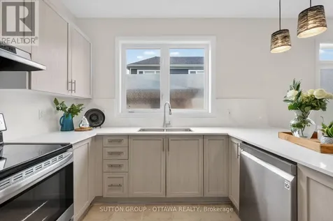 1011 Carden Lane Ottawa ON K1W 0N3
