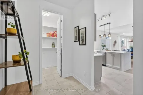 1011 Carden Lane Ottawa ON K1W 0N3