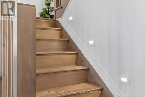 1011 Carden Lane Ottawa ON K1W 0N3