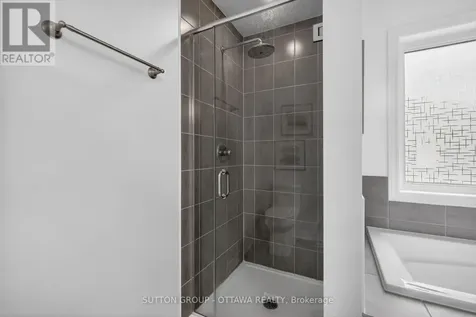 1011 Carden Lane Ottawa ON K1W 0N3