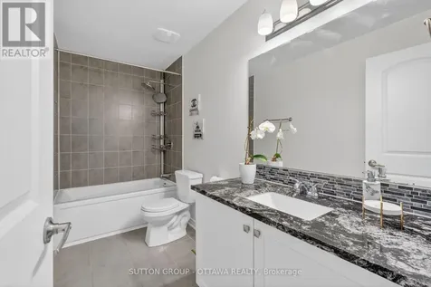 1011 Carden Lane Ottawa ON K1W 0N3