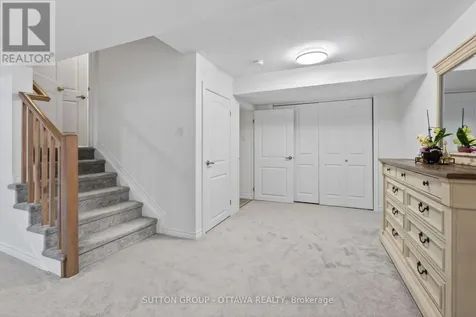 1011 Carden Lane Ottawa ON K1W 0N3