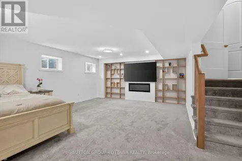 1011 Carden Lane Ottawa ON K1W 0N3