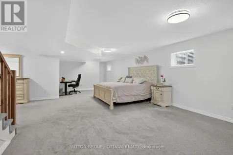 1011 Carden Lane Ottawa ON K1W 0N3