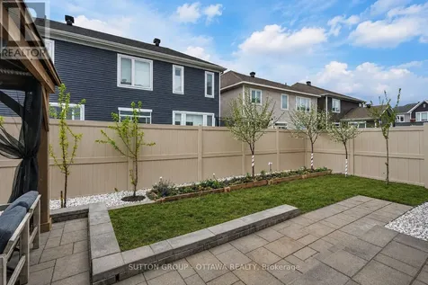 1011 Carden Lane Ottawa ON K1W 0N3