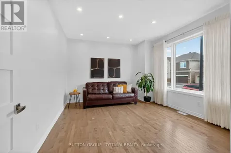 1011 Carden Lane Ottawa ON K1W 0N3
