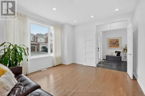 1011 Carden Lane Ottawa ON K1W 0N3