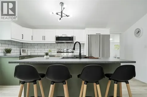 867 Devine Street Sarnia ON N7T 1X3