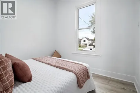 867 Devine Street Sarnia ON N7T 1X3