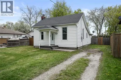 867 Devine Street Sarnia ON N7T 1X3