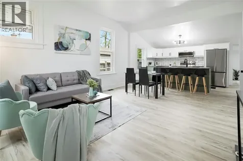 867 Devine Street Sarnia ON N7T 1X3