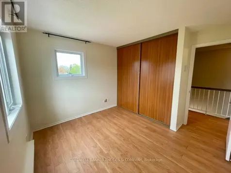 1204 Shillington Avenue Ottawa ON K1Z 7Z4
