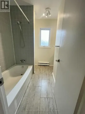 1204 Shillington Avenue Ottawa ON K1Z 7Z4