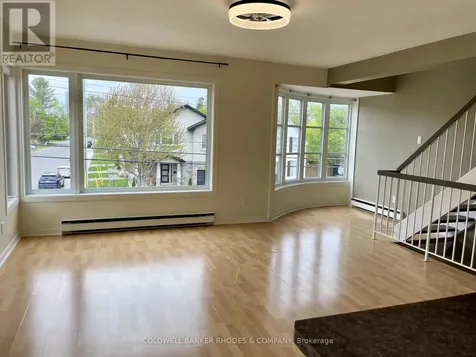 1204 Shillington Avenue Ottawa ON K1Z 7Z4