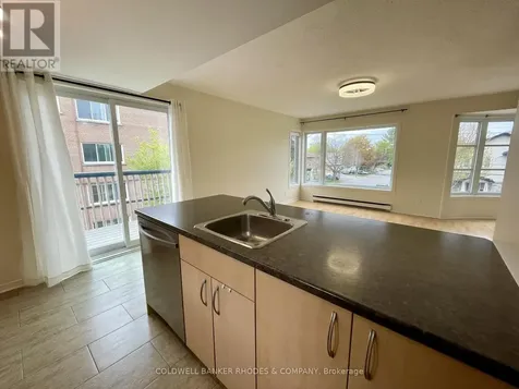 1204 Shillington Avenue Ottawa ON K1Z 7Z4