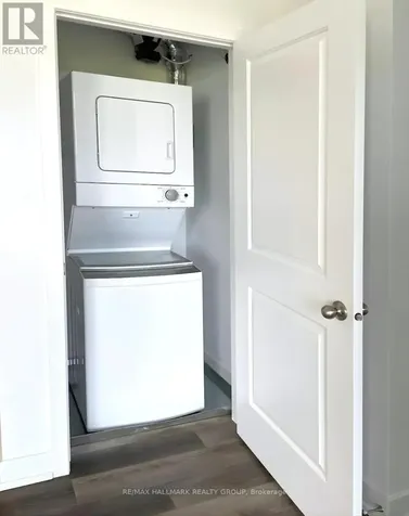 300 Tulum Crescent Ottawa ON K2S 2Y4
