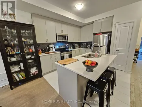948 Eileen Vollick Crescent Ottawa ON K2W 0M7