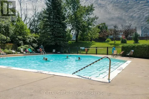 2760 Carousel Crescent Ottawa ON K1T 2N4
