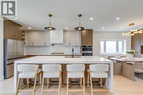 1411 Mountain Grove Avenue Burlington ON L7P 2H1