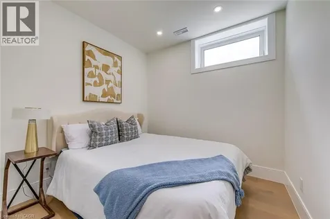 1411 Mountain Grove Avenue Burlington ON L7P 2H1