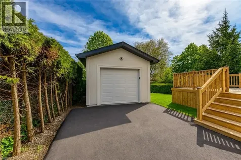 1411 Mountain Grove Avenue Burlington ON L7P 2H1