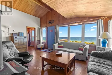 8 Dock Lane Northern Bruce Peninsula ON N0H 1Z0