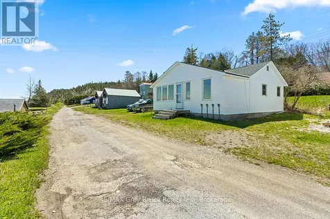 8 Dock Lane Northern Bruce Peninsula ON N0H 1Z0