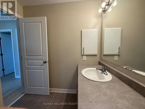 1158 Tischart Crescent Ottawa ON K2T 0G4