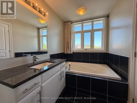 1158 Tischart Crescent Ottawa ON K2T 0G4