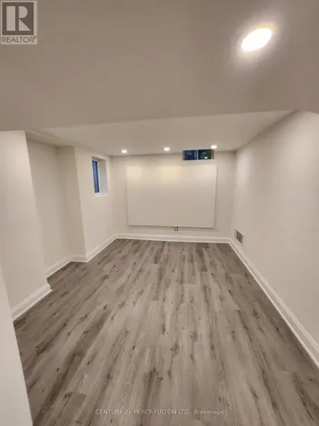 212 River Ridge Boulevard Aurora ON L4G 7T7