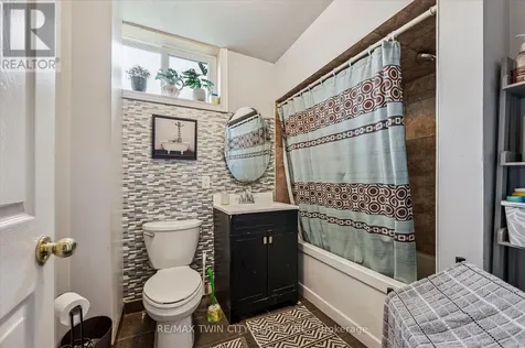 27 Roseview Avenue Cambridge ON N1R 4A5