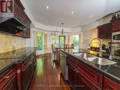 2 Heron Trail Whitchurch-stouffville ON L3Y 4W1