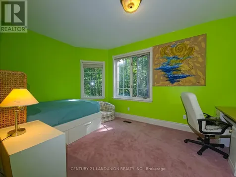 2 Heron Trail Whitchurch-stouffville ON L3Y 4W1
