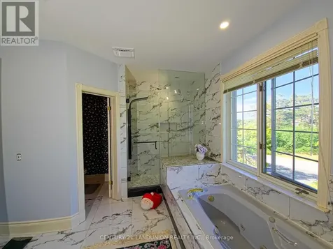 2 Heron Trail Whitchurch-stouffville ON L3Y 4W1