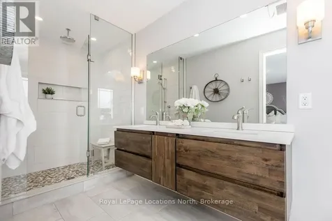 1094 River Road West Wasaga Beach ON L9Z 2W7