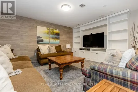 1094 River Road West Wasaga Beach ON L9Z 2W7