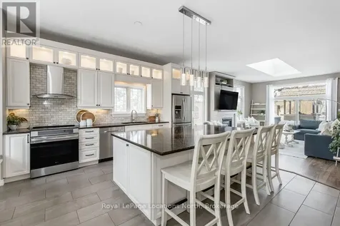 1094 River Road West Wasaga Beach ON L9Z 2W7