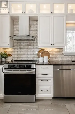 1094 River Road West Wasaga Beach ON L9Z 2W7