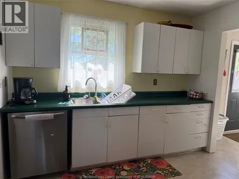 945 West Shore Road Pelee Island ON N0R 1M0