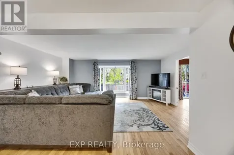 220 Rosebank Place Kitchener ON N2E 2R8